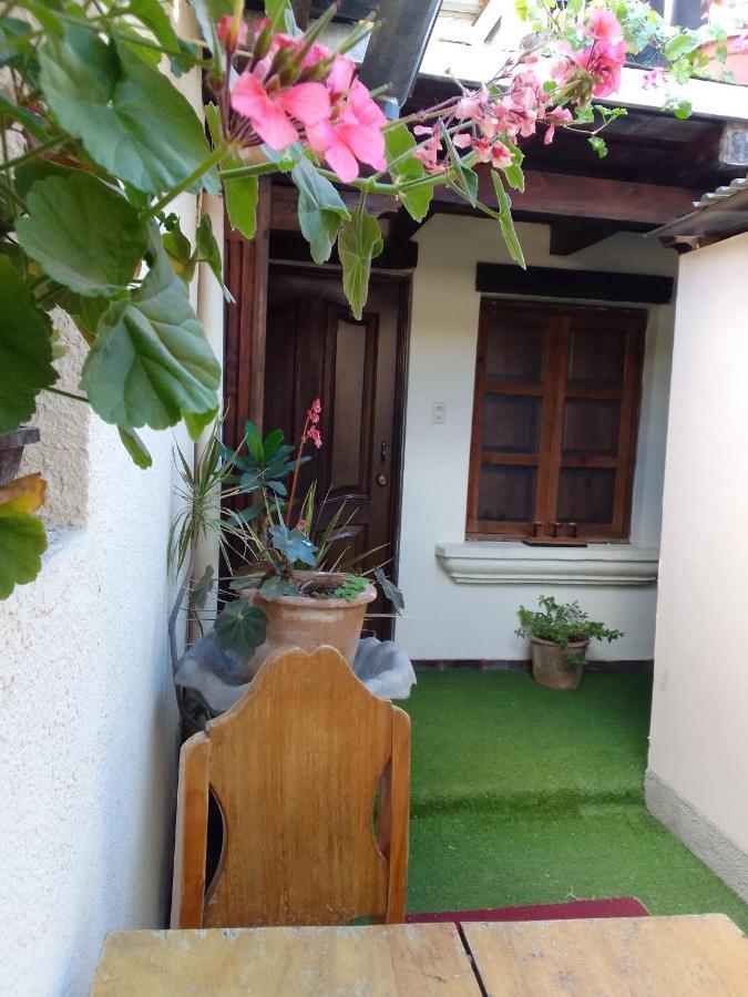 Huellas Hostal Антигуа-Гватемала Экстерьер фото