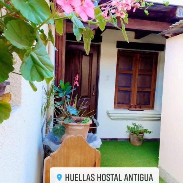 Huellas Hostal Антигуа-Гватемала Экстерьер фото