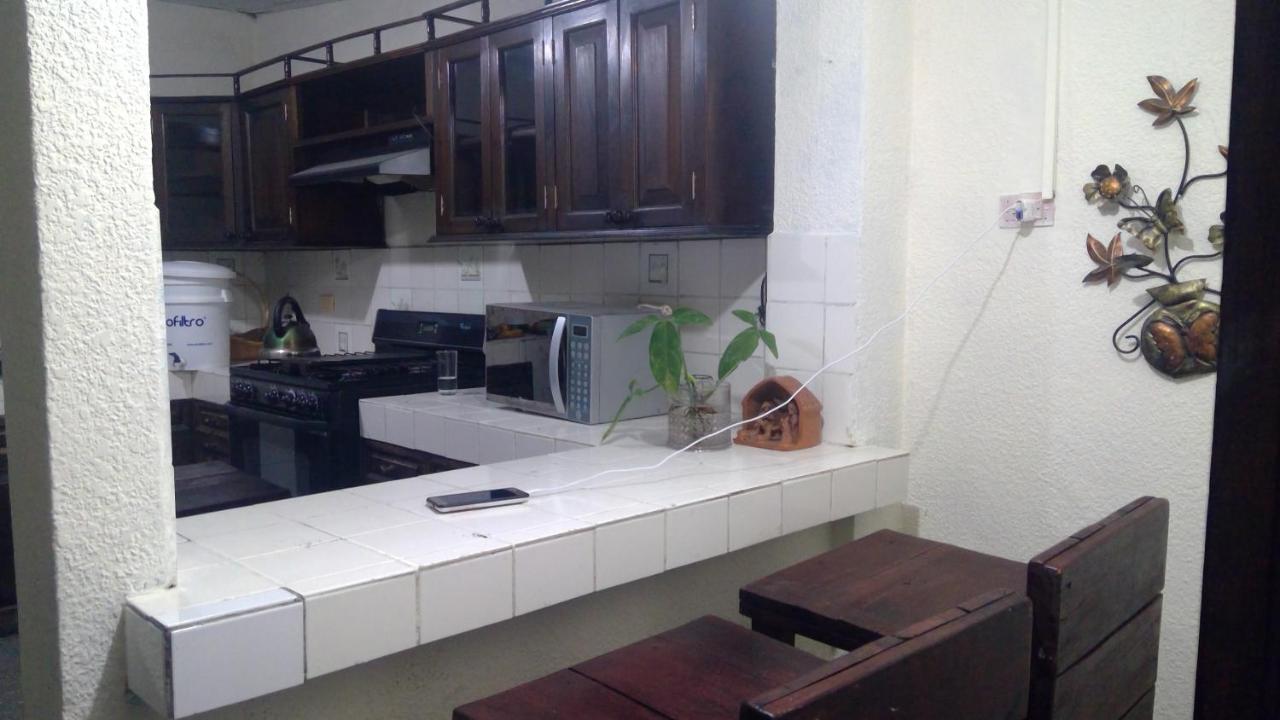 Huellas Hostal Антигуа-Гватемала Экстерьер фото