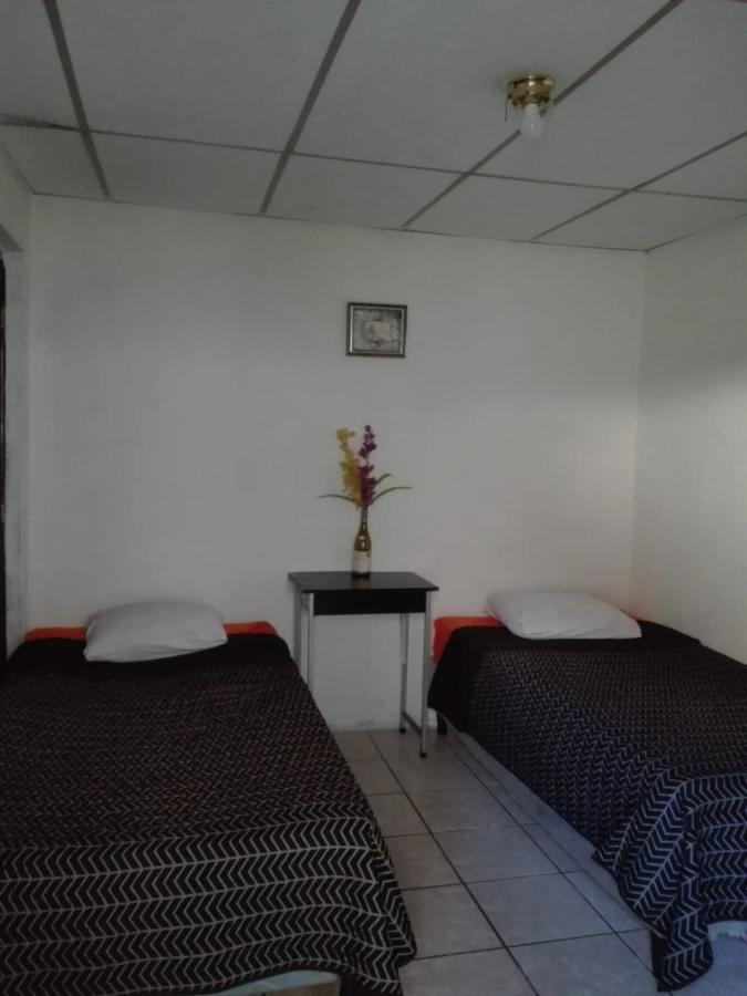 Huellas Hostal Антигуа-Гватемала Экстерьер фото