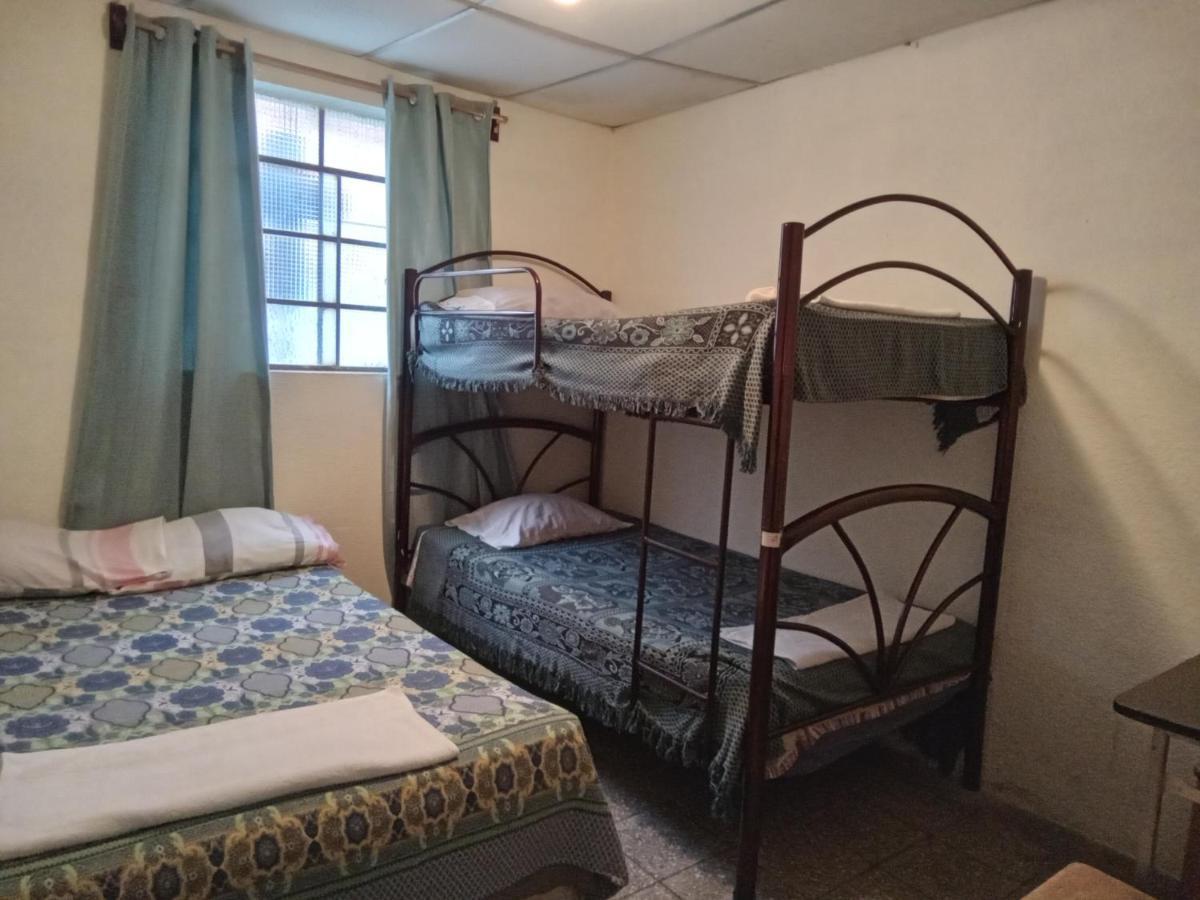 Huellas Hostal Антигуа-Гватемала Экстерьер фото